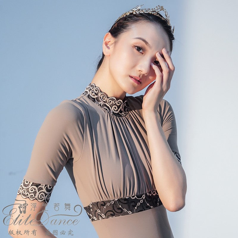 ' The Queen ' long sleeves lace leotard